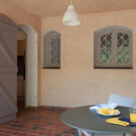 A Avec Piscine Pour 8 Personnes En Corse Du Sud *