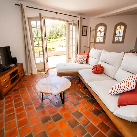 Villa A Avec Piscine Pour 8 Personnes En Corse Du Sud *