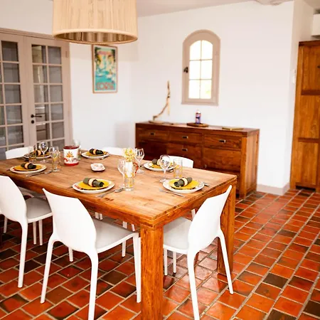 Villa A Avec Piscine Pour 8 Personnes En Corse Du Sud *