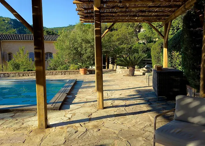 Avec Piscine Dans Un Village - Superbe Vue Montagne -5 Minutes De La Villa Conca