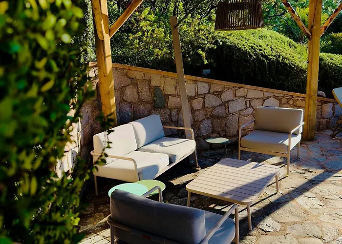 Avec Piscine Dans Un Village - Superbe Vue Montagne -5 Minutes De La * Conca