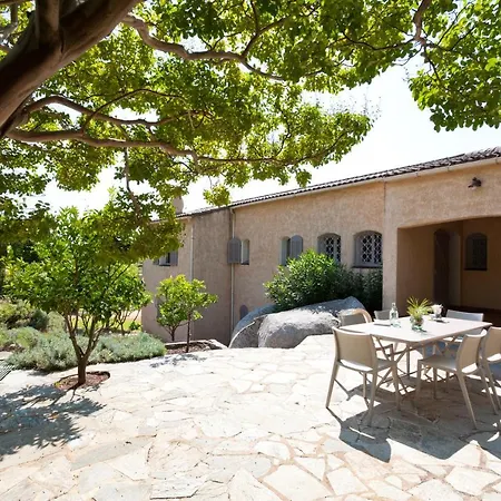 Villa A Avec Piscine Pour 8 Personnes En Corse Du Sud Conca