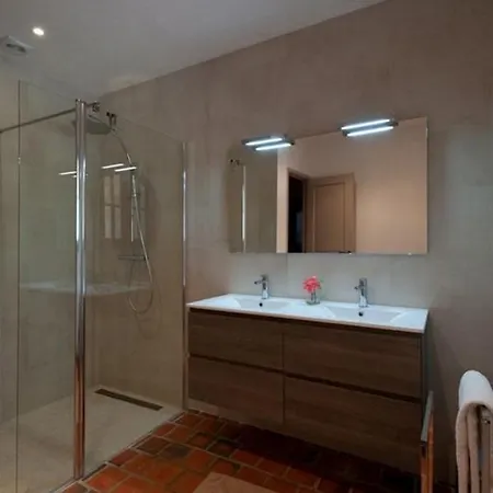 A Avec Piscine Pour 8 Personnes En Corse Du Sud Villa *