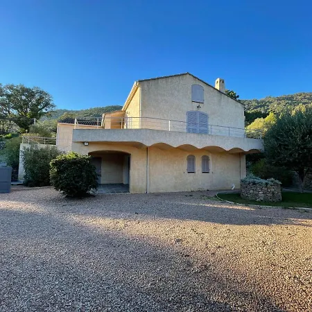 Villa A Avec Piscine Pour 8 Personnes En Corse Du Sud *