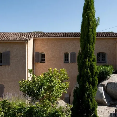 A Avec Piscine Pour 8 Personnes En Corse Du Sud Villa Conca