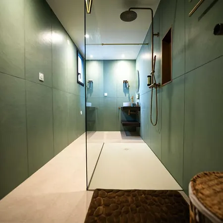 A Avec Piscine Pour 8 Personnes En Corse Du Sud Villa *