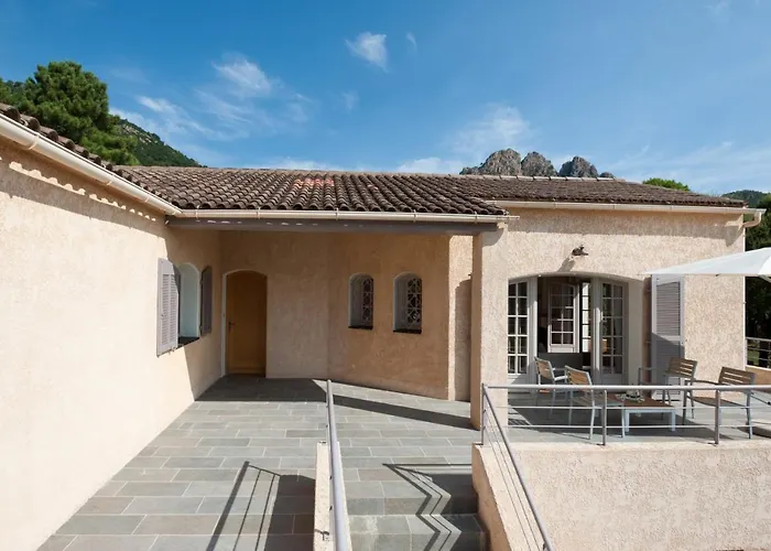 A Avec Piscine Pour 8 Personnes En Corse Du Sud Vila Conca