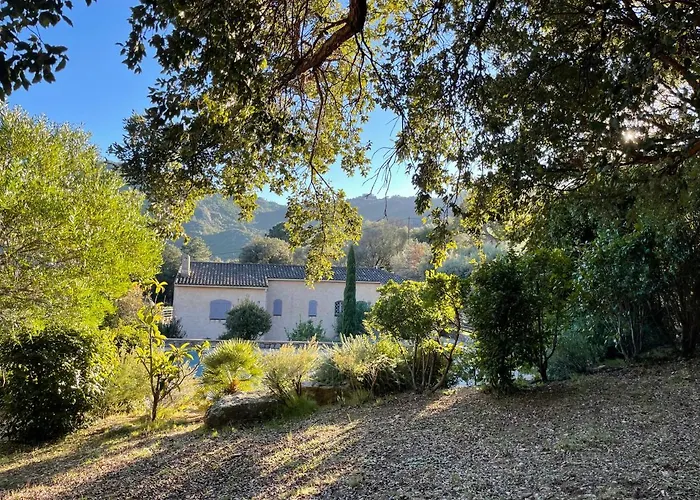 A Avec Piscine Pour 8 Personnes En Corse Du Sud