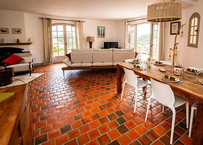 A Avec Piscine Pour 8 Personnes En Corse Du Sud