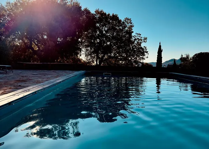 A Avec Piscine Pour 8 Personnes En Corse Du Sud *
