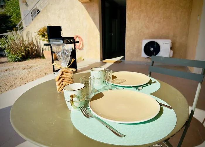 A Avec Piscine Pour 8 Personnes En Corse Du Sud Vila