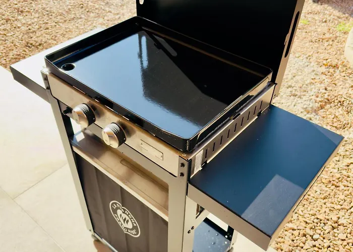 A Avec Piscine Pour 8 Personnes En Corse Du Sud Vila *