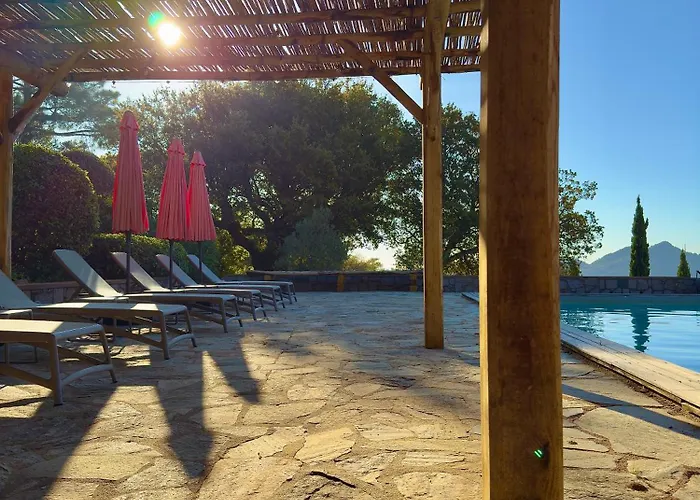 A Avec Piscine Pour 8 Personnes En Corse Du Sud Vila